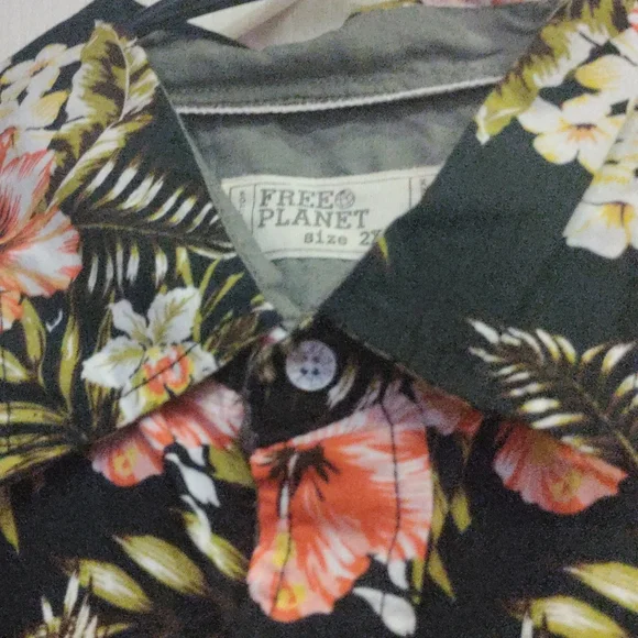 Men's shirt. - Picture 3 of 3